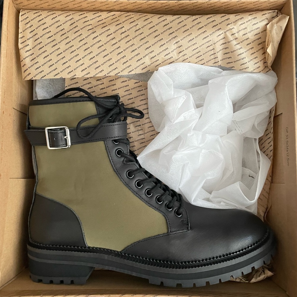 Urban Outfitters mens 10 never worn